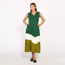 Платье с V-образным вырезом