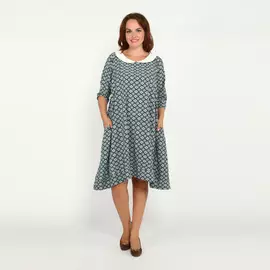 Платье свободного кроя с воротником