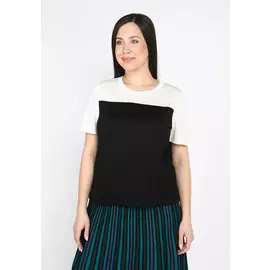 Топ с контрастной вставкой и коротким рукавом