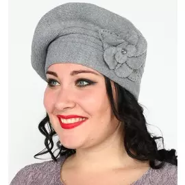 Берет с декоративным элементом "Цветок"
