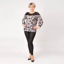 Блуза с гипюровой вставкой и ярким принтом