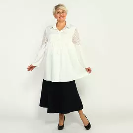 Блуза с кружевной вставкой на рукавах