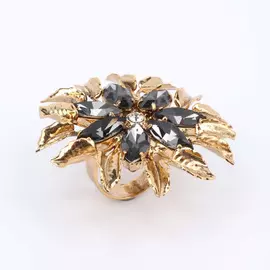 Кольцо "Цветочный мотив"