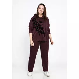 Костюм с аппликацией