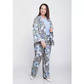 Костюм с ярким принтом