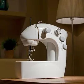 Мини швейная машинка