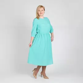 Платье приталенного кроя с присборенной юбкой