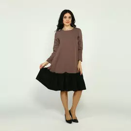 Платье с воланом и кружевом