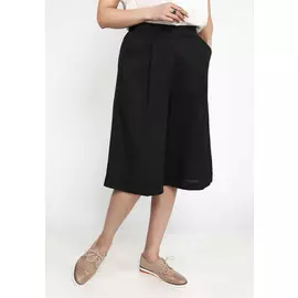 Шорты-бермуды однотонные