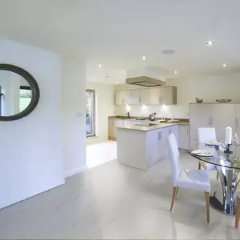 Ламинат «Дуб Дорадо» водостойкость 48 часов 33 класс, толщина 8 мм, с фаской 2.158 м