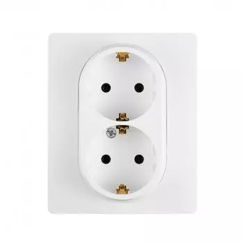 Розетка двойная встраиваемая Legrand Etika с заземлением, цвет белый