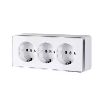 Розетка тройная накладная Werkel Gallant с заземлением цвет белый