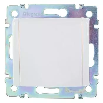 Розетка с заземлением - Legrand Valena - со шторками с защитной крышкой 16А 250В винтовые зажимы - белый