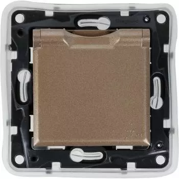 Розетка с заземлением IP44 - Legrand Structura - со шторками с защитной крышкой 16А 250В винтовые зажимы - шампань