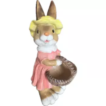 Садовая фигура Зайчиха с лукошком смола 42х22х19 см