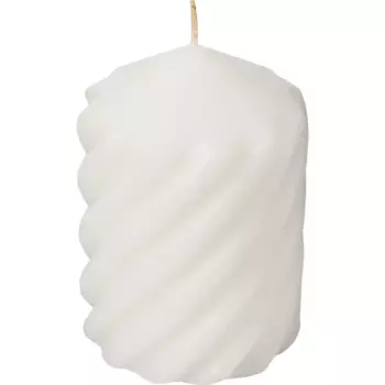 Свеча столбик Витой белая 10 см