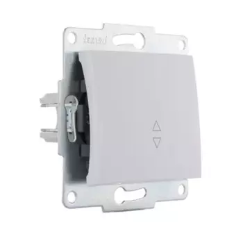 Выключатель проходной Lezard Karina цвет белый