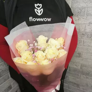 11 белых роз 50 см