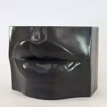 24.GRAMS Кашпо Губы