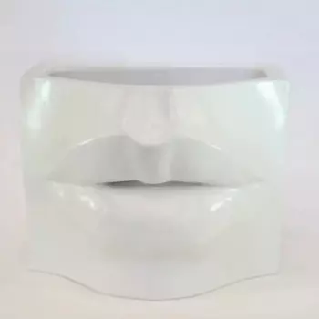 24.GRAMS Кашпо Губы