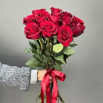 4 СЕЗОНА Монобукет из 15 алых роз
