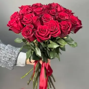 4 СЕЗОНА Монобукет из 25 алых роз
