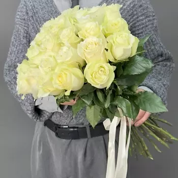 4 СЕЗОНА Монобукет из 25 белых роз