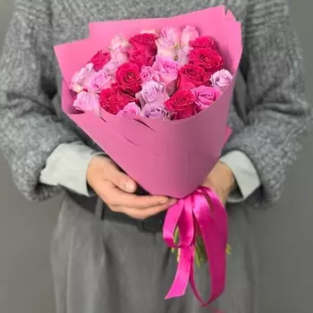 4 СЕЗОНА Монобукет из 29 кенийских роз в розовой цветовой гамме