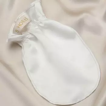 8 HORAS OF SILK Шелковая варежка для полировки лица