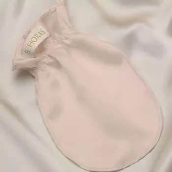 8 HORAS OF SILK Шелковая варежка для полировки лица