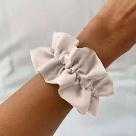 8 HORAS OF SILK Широкая шелковая резинка с воланами Latte