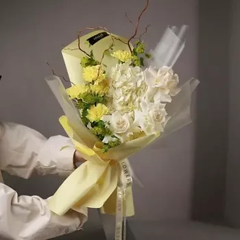 ANANAS FLOWERS Авторский букет из роз и гортензии