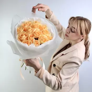 ANANAS FLOWERS Монобукет из 15 персиковых роз