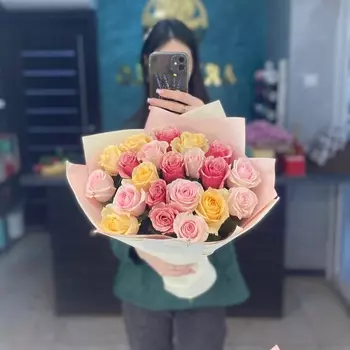 ARETAFLO ЦВЕТОЧНЫЙ САЛОН Микс из 21 кенийской розы