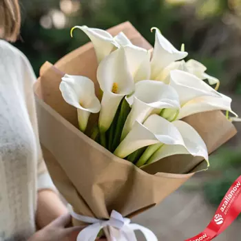 AZALIANOW ЦВЕТЫ. ПОДАРКИ. ДЕКОР Букет 11 белых калл в крафте