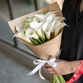 AZALIANOW ЦВЕТЫ. ПОДАРКИ. ДЕКОР Букет 15 белых калл в крафте