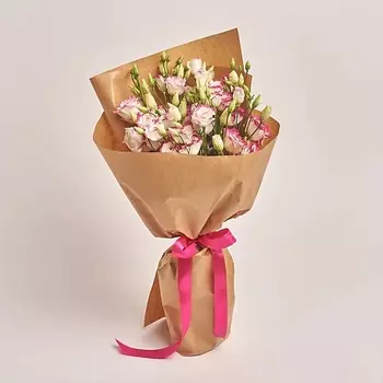 AZALIANOW ЦВЕТЫ. ПОДАРКИ. ДЕКОР Букет из 11 бело-розовых лизиантусов в крафт-бумаге