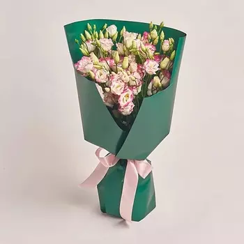 AZALIANOW ЦВЕТЫ. ПОДАРКИ. ДЕКОР Букет из 11 бело - розовых лизиантусов в зелёной пленке