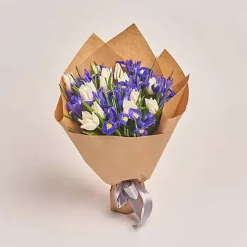 AZALIANOW ЦВЕТЫ. ПОДАРКИ. ДЕКОР Букет из 15 белых тюльпанов и 14 ирисов в крафт-бумаге