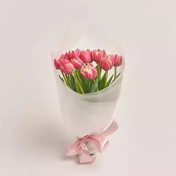 AZALIANOW ЦВЕТЫ. ПОДАРКИ. ДЕКОР Букет из 15 розовых пионовидных тюльпанов в белой пленке