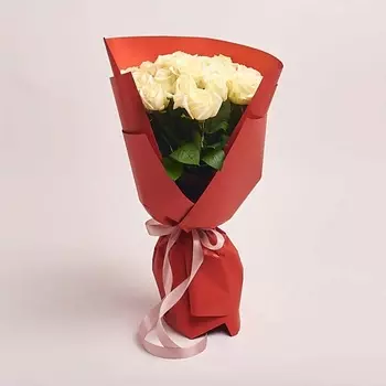 AZALIANOW ЦВЕТЫ. ПОДАРКИ. ДЕКОР Букет из 19 белых роз 50 см в оранжевой бумаге