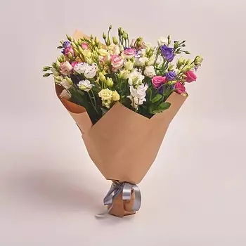 AZALIANOW ЦВЕТЫ. ПОДАРКИ. ДЕКОР Букет из 25 разноцветных лизиантусов в крафт-бумаге