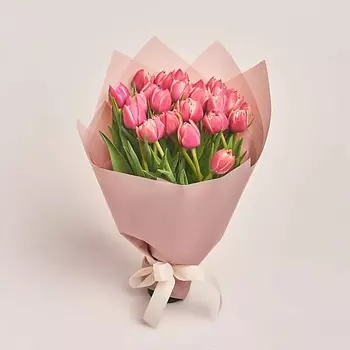 AZALIANOW ЦВЕТЫ. ПОДАРКИ. ДЕКОР Букет из 25 розовых пионовидных тюльпанов в розовой пленке