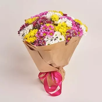 AZALIANOW ЦВЕТЫ. ПОДАРКИ. ДЕКОР Букет из 25 разноцветных кустовых хризантем в крафт-бумаге