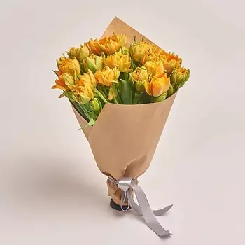 AZALIANOW ЦВЕТЫ. ПОДАРКИ. ДЕКОР Букет из 25 пионовидных оранжевых тюльпанов в крафте