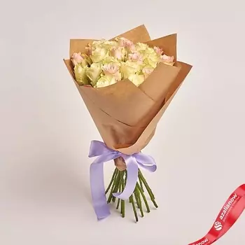 AZALIANOW ЦВЕТЫ. ПОДАРКИ. ДЕКОР Букет из 25 белых роз в крафте с лентой