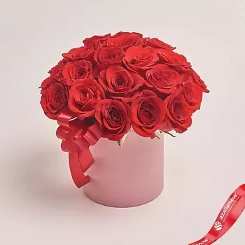 AZALIANOW ЦВЕТЫ. ПОДАРКИ. ДЕКОР Букет из 25 красных роз в розовой коробке