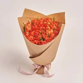 AZALIANOW ЦВЕТЫ. ПОДАРКИ. ДЕКОР Букет из 25 пионовидных красных тюльпанов в крафте