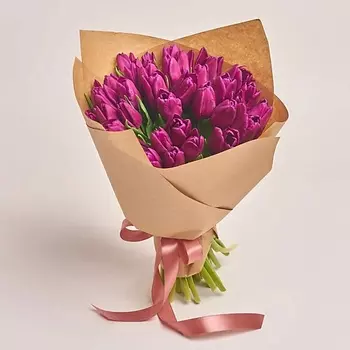 AZALIANOW ЦВЕТЫ. ПОДАРКИ. ДЕКОР Букет из 35 фиолетовых тюльпанов