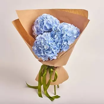 AZALIANOW ЦВЕТЫ. ПОДАРКИ. ДЕКОР Букет из 3 голубых гортензий в крафт-бумаге
